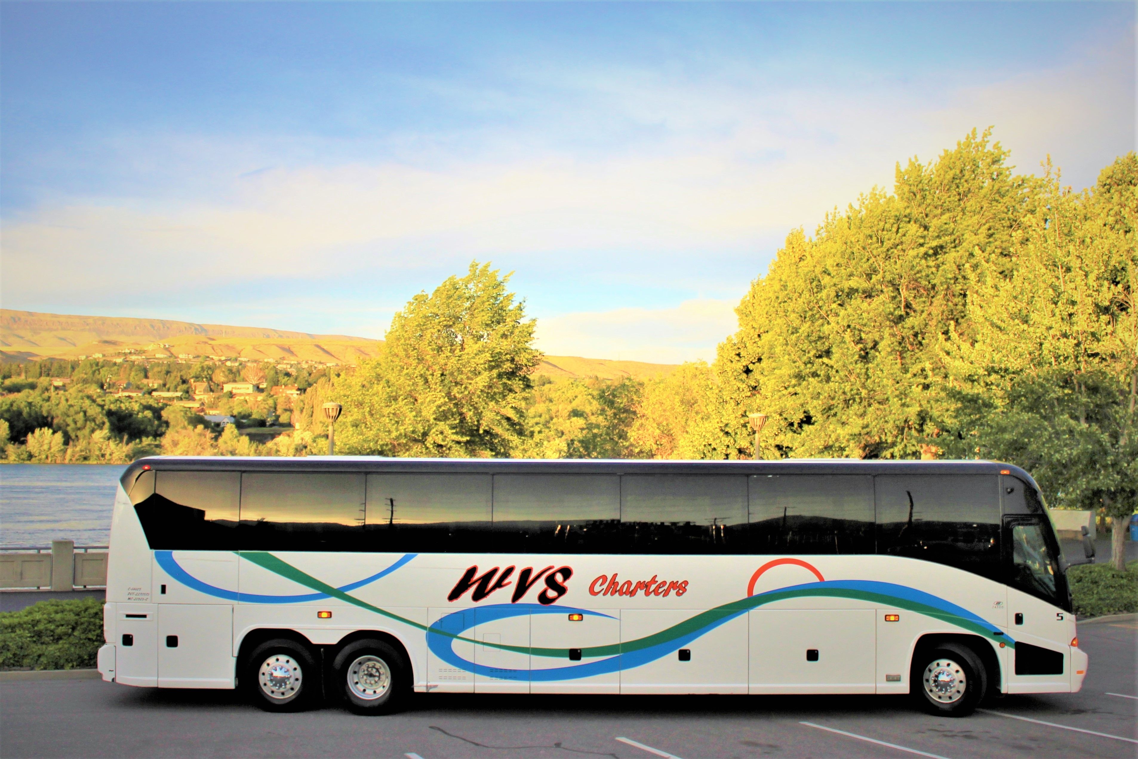 Wenatchee Valley Shuttle full-size charter coach
